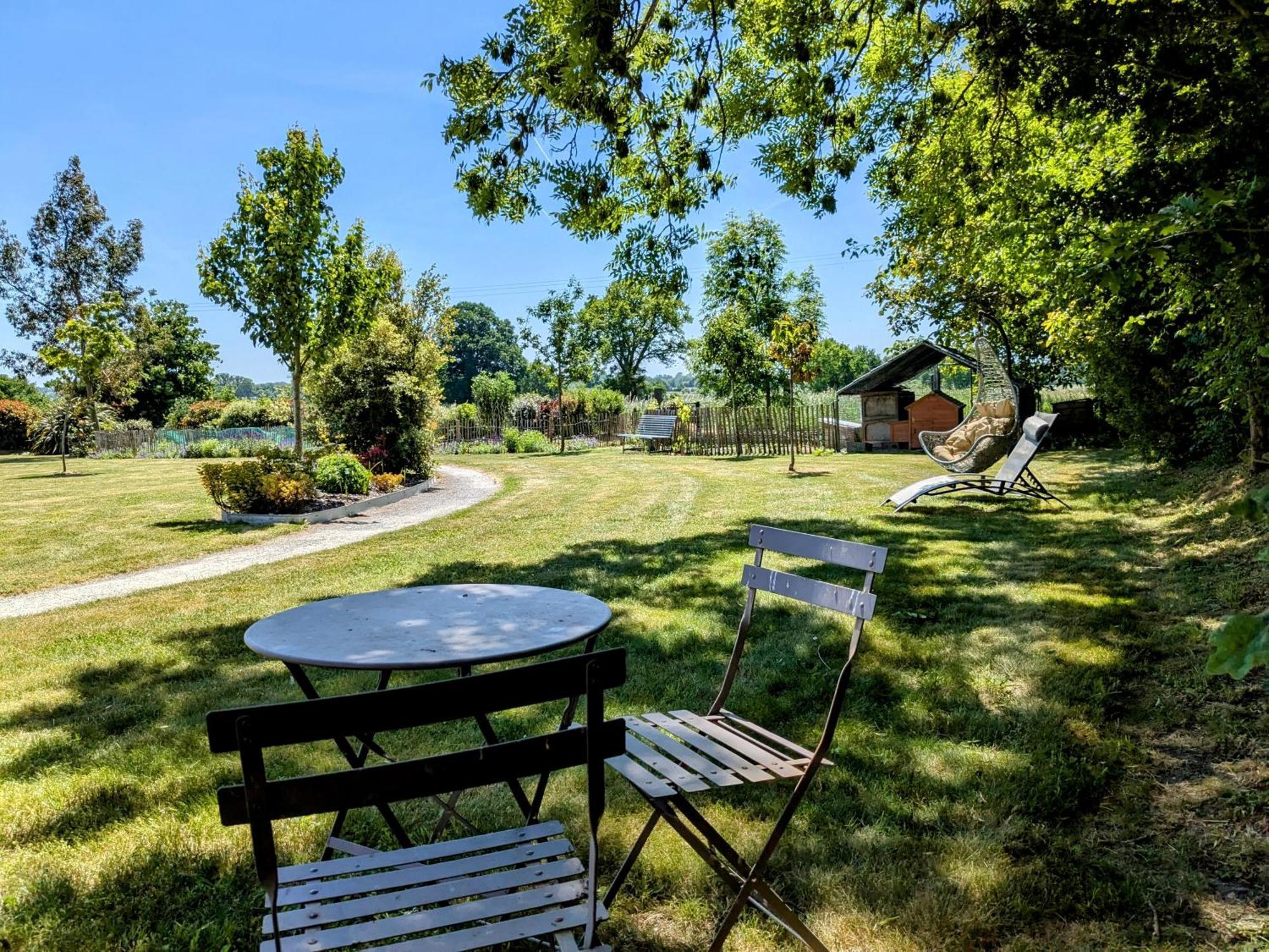 Chambres D'Hotes Chez L'Habitant - Bed & Breakfast Homestay Huisnes-sur-Mer Экстерьер фото